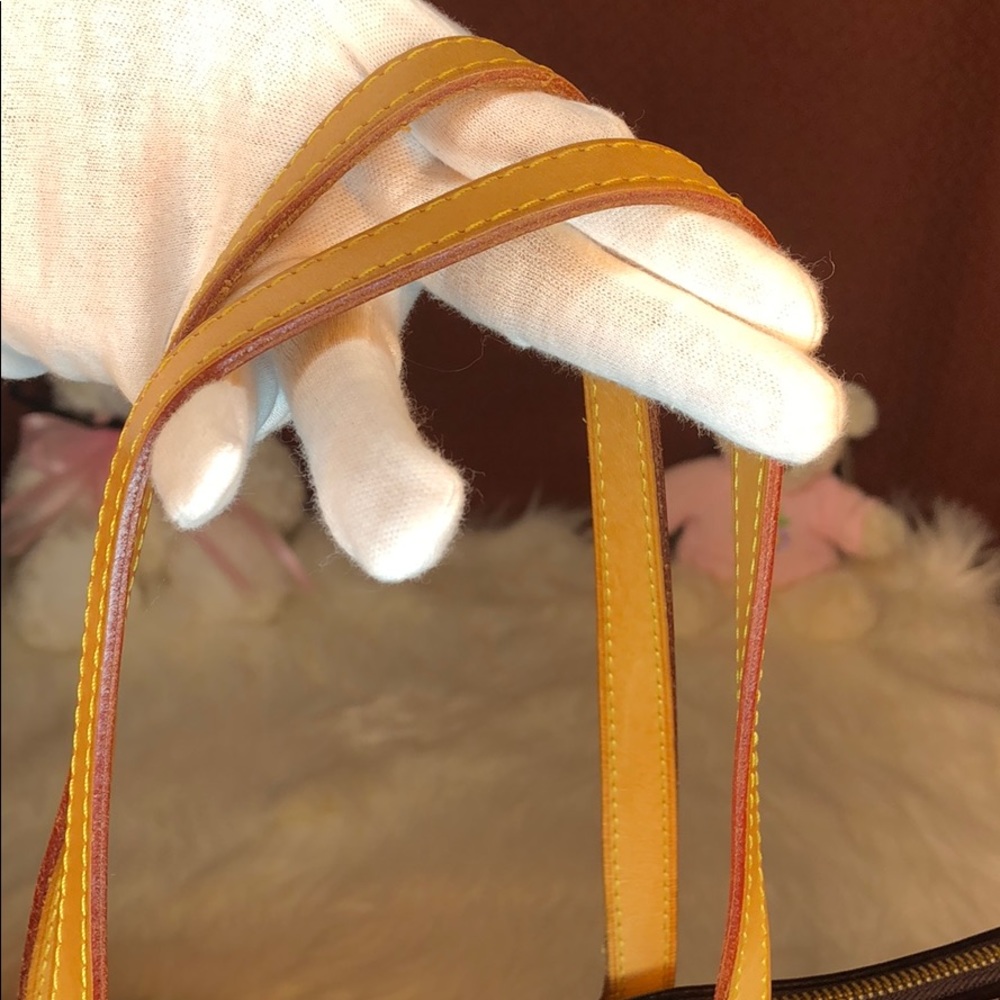 Authentic✅ - Picture 4 of 8